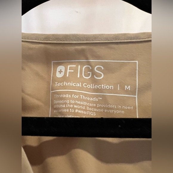 Figs tan Catarina top and Zamora high waisted jogger pant set - Picture 3 of 3